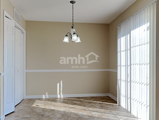 Foto del edificio - 4022 Tarrant Trace Cir