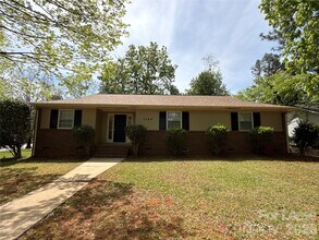 Building Photo - 1150 Cameo Ct