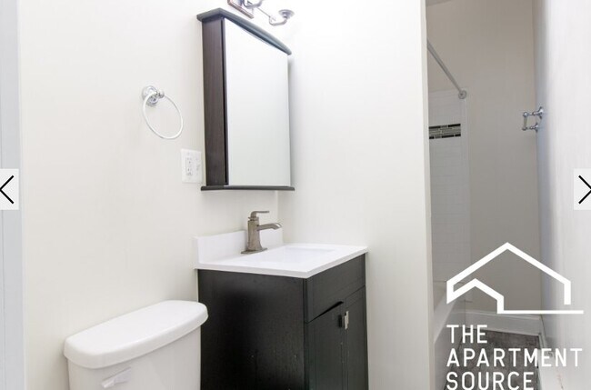 Foto del edificio - 837.5 W Cornelia Ave