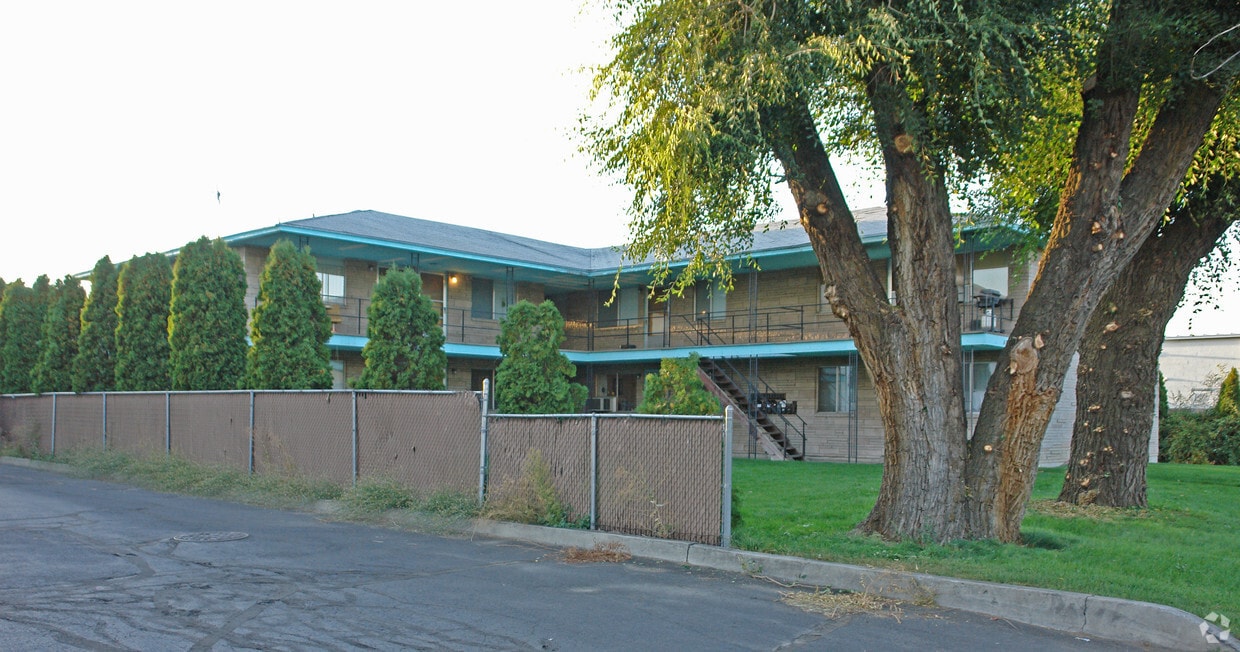 6125 N Mayfair St, Spokane, WA 99208 Apartments in Spokane, WA