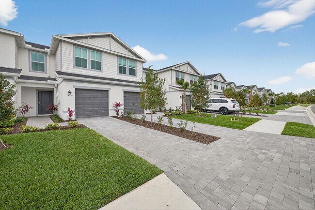 Building Photo - 2025 Townhome | 3 Bed + 3 Bath | Modern Living in Bradenton