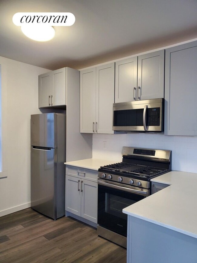 Foto del edificio - 720 Riverside Dr