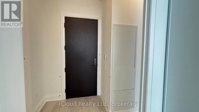 Building Photo - 412 Silver Maple Rd