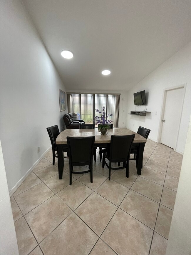 Foto del edificio - 12351 NW 11th Ct