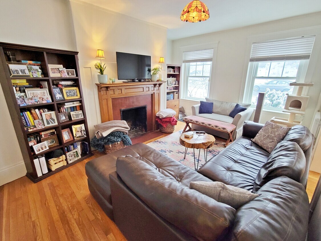Primary Photo - 14 Colbourne Crescent