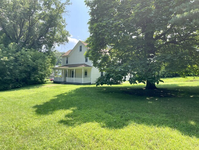 Building Photo - 29 Spring Hill Ave
