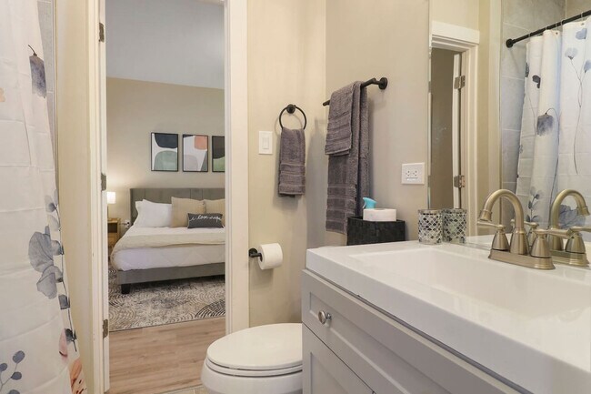 Foto del edificio - 5015 Main St