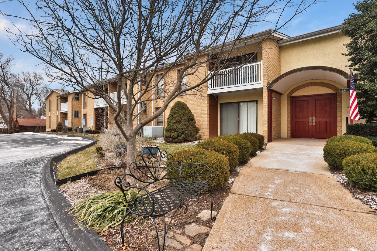 Primary Photo - 444 N Clay Ave
