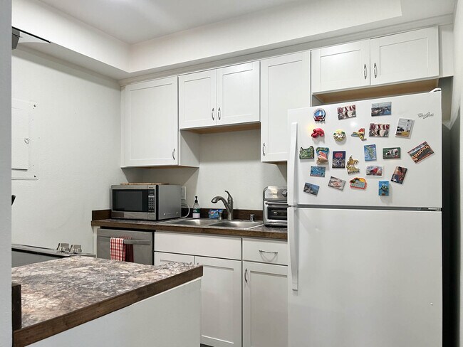 Foto del edificio - 4650 Reka Dr