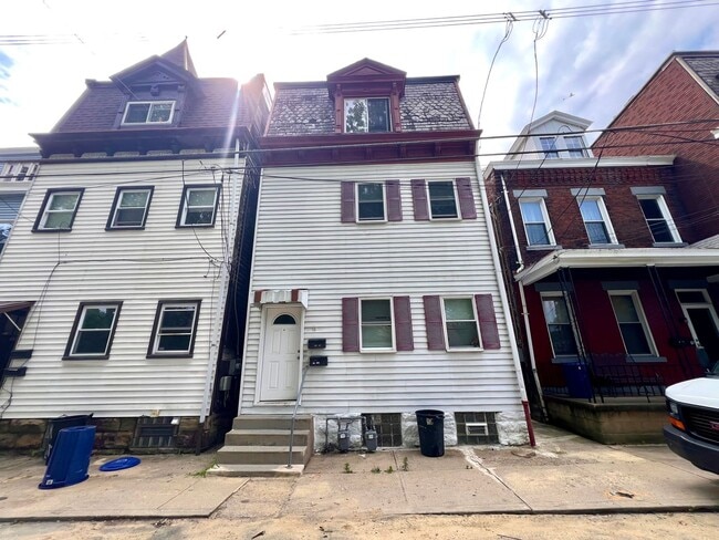Troy Hill - 3 Bedroom 1.5 Bathroom - Updat... - Troy Hill - 3 Bedroom 1.5 Bathroom - Updat... House