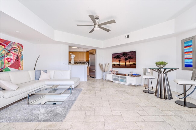 Building Photo - 333 Las Olas Way