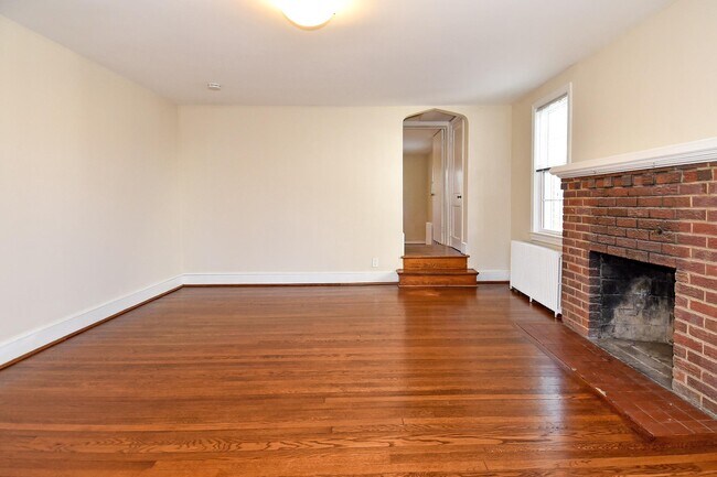 Building Photo - 924 N Danville St