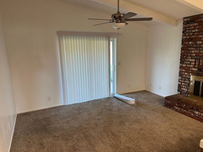 Foto del edificio - 1703 S. WATSON ST - 3 BEDROOM 2 BATH - VIS...