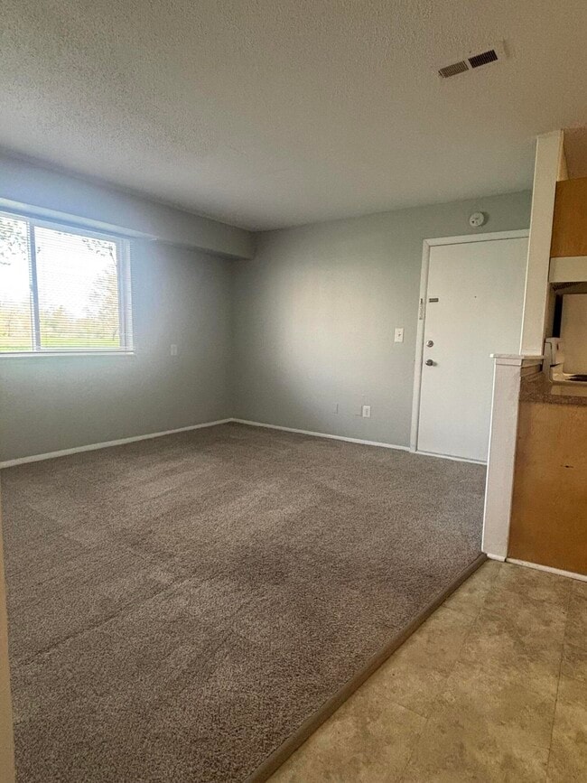 Building Photo - 131 Canfield St