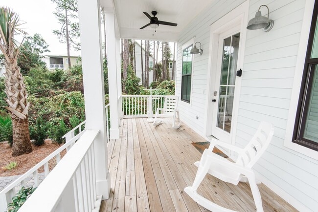 Building Photo - Elegant 4-Bedroom Home in Lakeside at Blue Mountain Beach!
