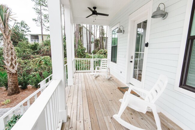 Foto del edificio - Elegant 4-Bedroom Home in Lakeside at Blue Mountain Beach!