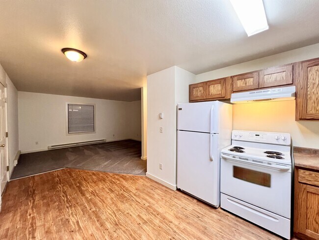 Building Photo - 215 S 18th Ave