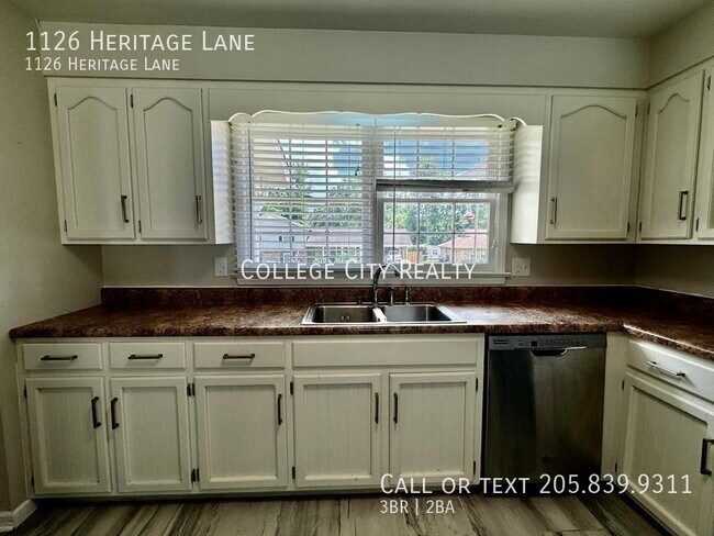 Foto del edificio - 1126 Heritage Lane