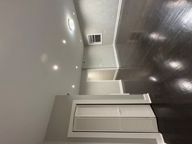 Foto del edificio - 6541 S Ingleside Ave