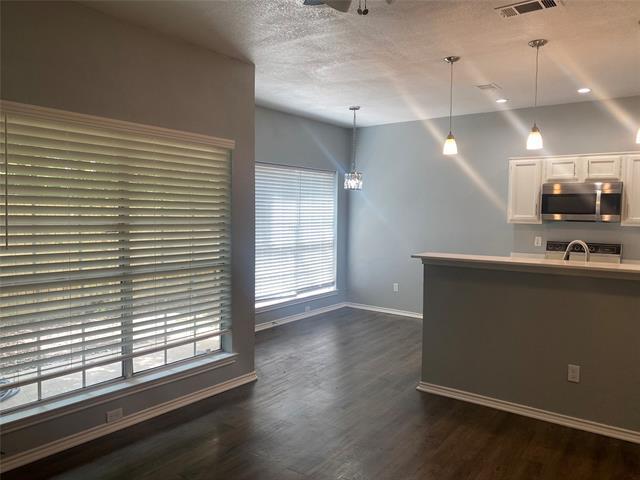 Foto del edificio - 4103 Esters Rd