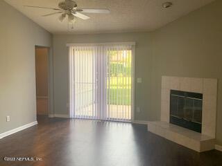 Foto del edificio - 7696 Enderby Ave E