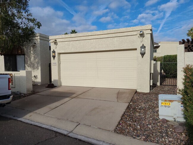 Building Photo - Point South Mountain 2 bedroom 2 bath