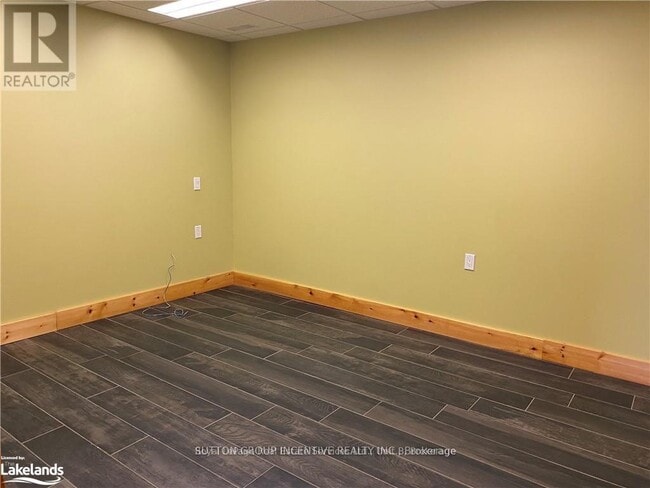 Building Photo - 3917 5th Side Rd