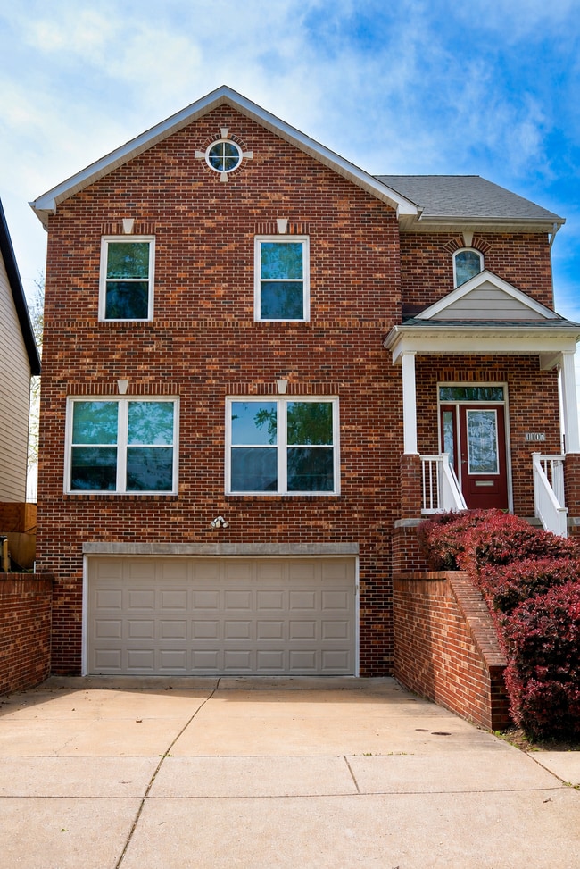 Building Photo - 1107 Yale Ave