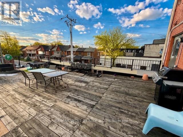 Photo du bâtiment - 108 Dovercourt Rd