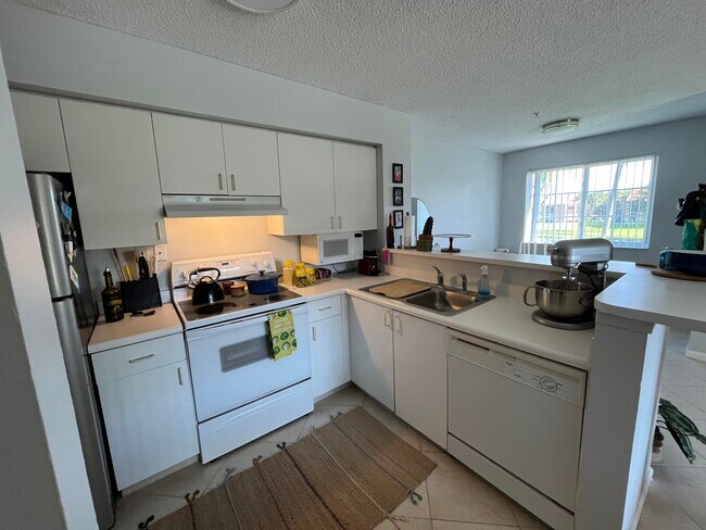 Building Photo - 7856 Sonoma Springs Cir
