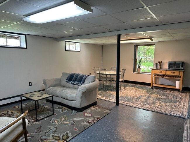 living room towards kitchen - 200 Old Stonebridge Rd