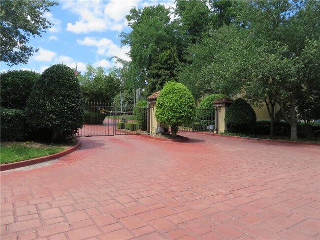 Foto del edificio - 3777 Peachtree Rd NE