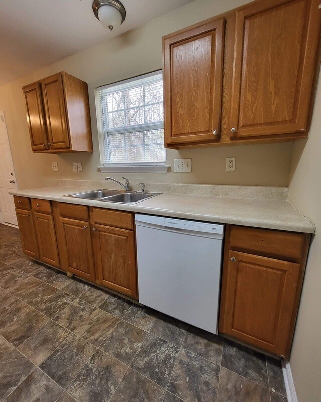 Building Photo - 2257 Blue Hampton Ln