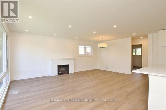 Building Photo - 1173 Tara Dr