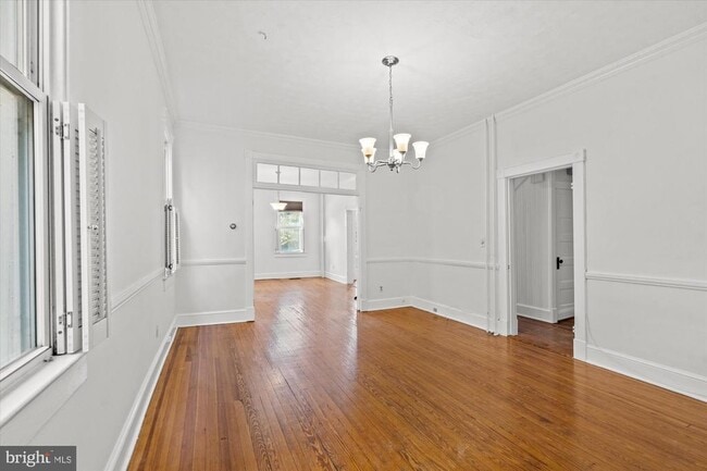 Building Photo - 629 N Columbus St