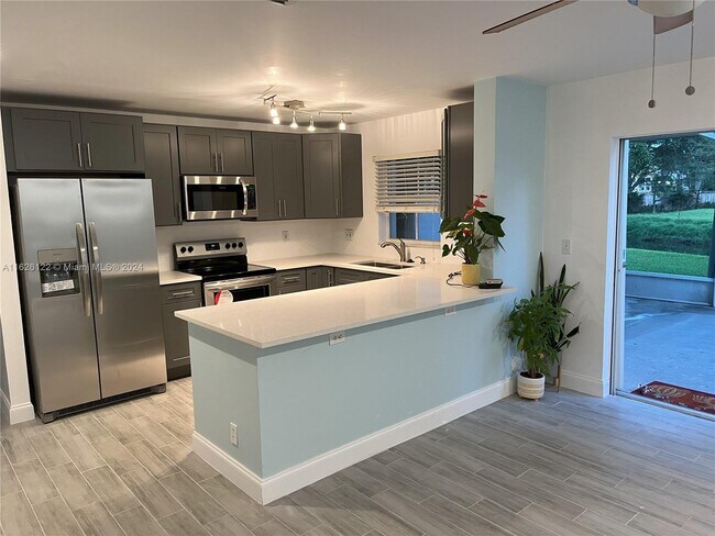 Building Photo - 4210 SW 82nd Way