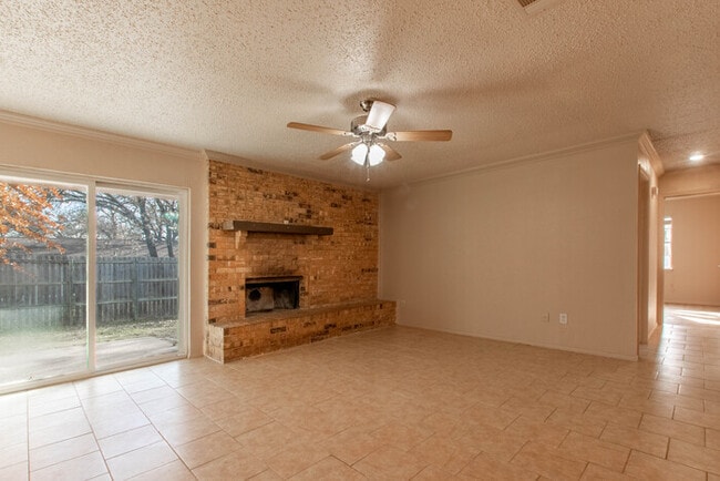 Building Photo - 1112 Autumn Oak Dr