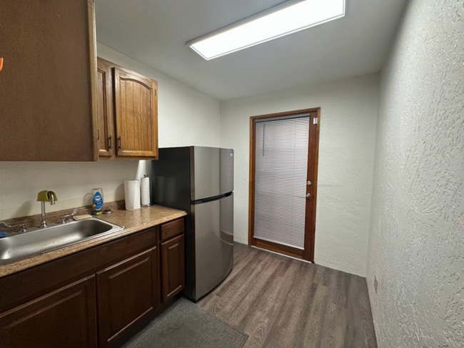 Foto del edificio - 927 N Swan Rd