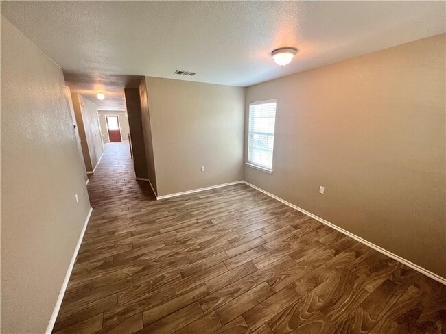 Foto del edificio - 7813 Duber Ln