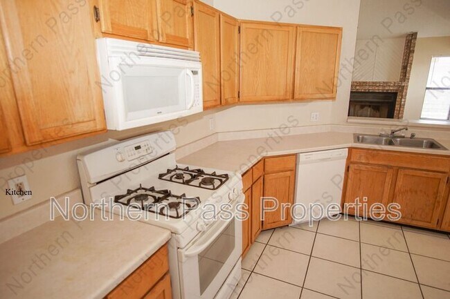 Building Photo - 424 Cutler Pl
