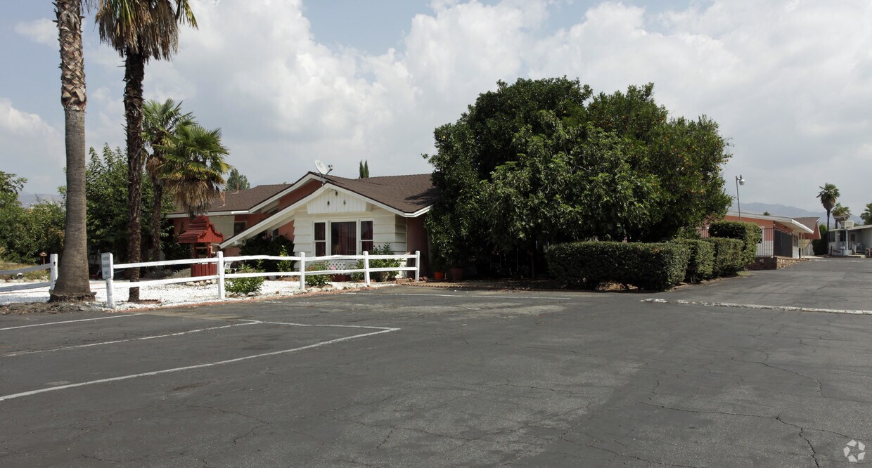 Primary Photo - Aladdin Mobile Estates