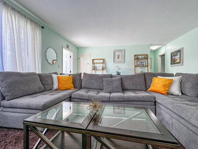 Building Photo - 342 Walnut St