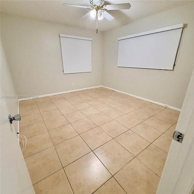 Foto del edificio - 13300 SW 1st St