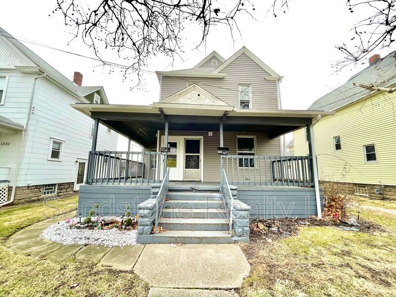 1230 W 5th St Unit Up, Lorain, OH 44052 Condo for Rent in Lorain, OH