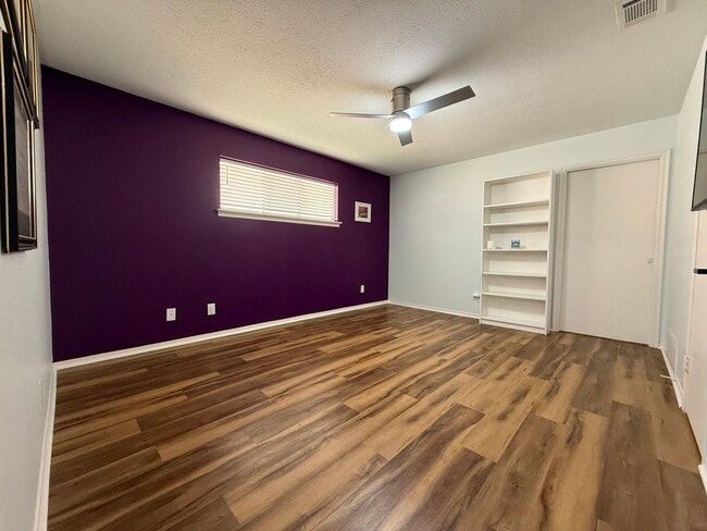 Foto del edificio - 7476 Walling Ln