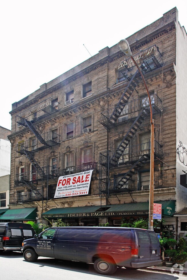 Building Photo - 136-138 W 28th St
