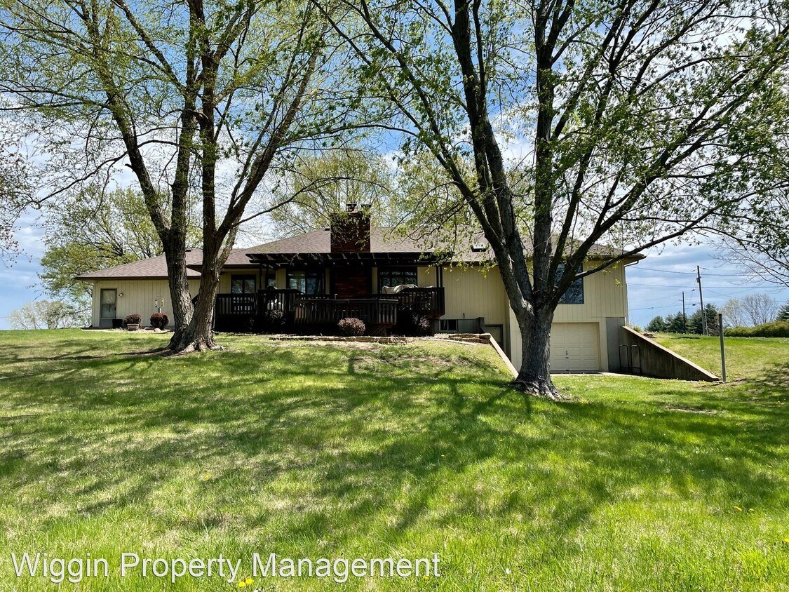 Building Photo - 3 br, 2 bath House - 4900 Lakeview Dr