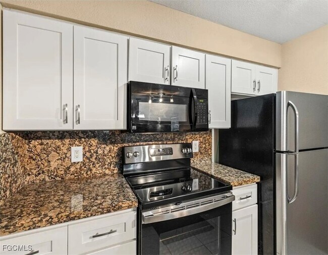 Foto del edificio - 3419 Winkler Ave