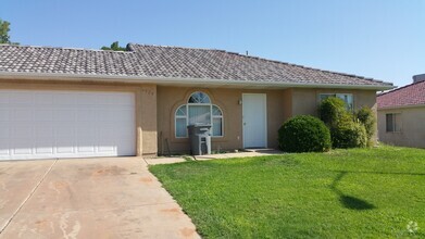 Building Photo - 2525 E 620 N