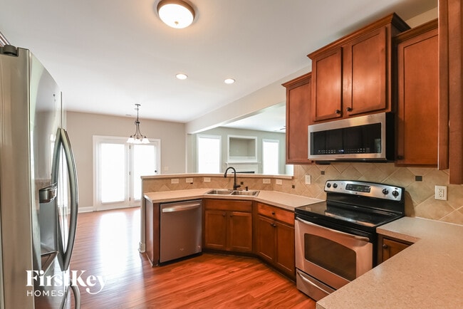Building Photo - 1011 Bridlemine Dr